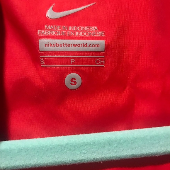 Red Nike Windbreaker - Picture 2 of 3